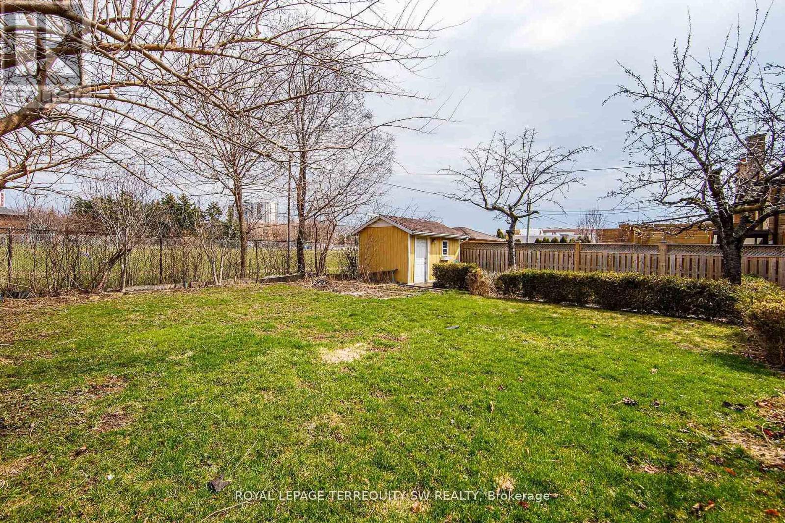 35 Euphrasia Drive, Toronto, Ontario  M6B 3V8 - Photo 35 - W13092856