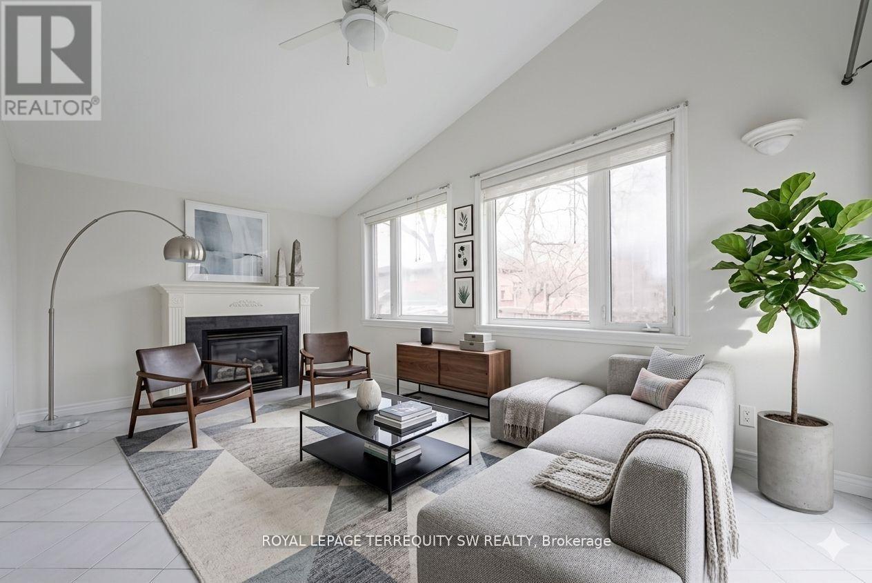35 Euphrasia Drive, Toronto, Ontario  M6B 3V8 - Photo 6 - W13092856