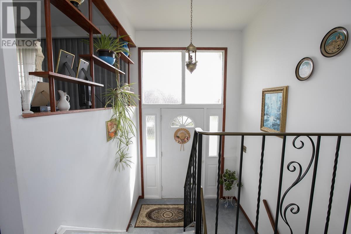 33 Kingsmount Blvd, Sault Ste. Marie, Ontario  P6B 3L7 - Photo 12 - SM260885
