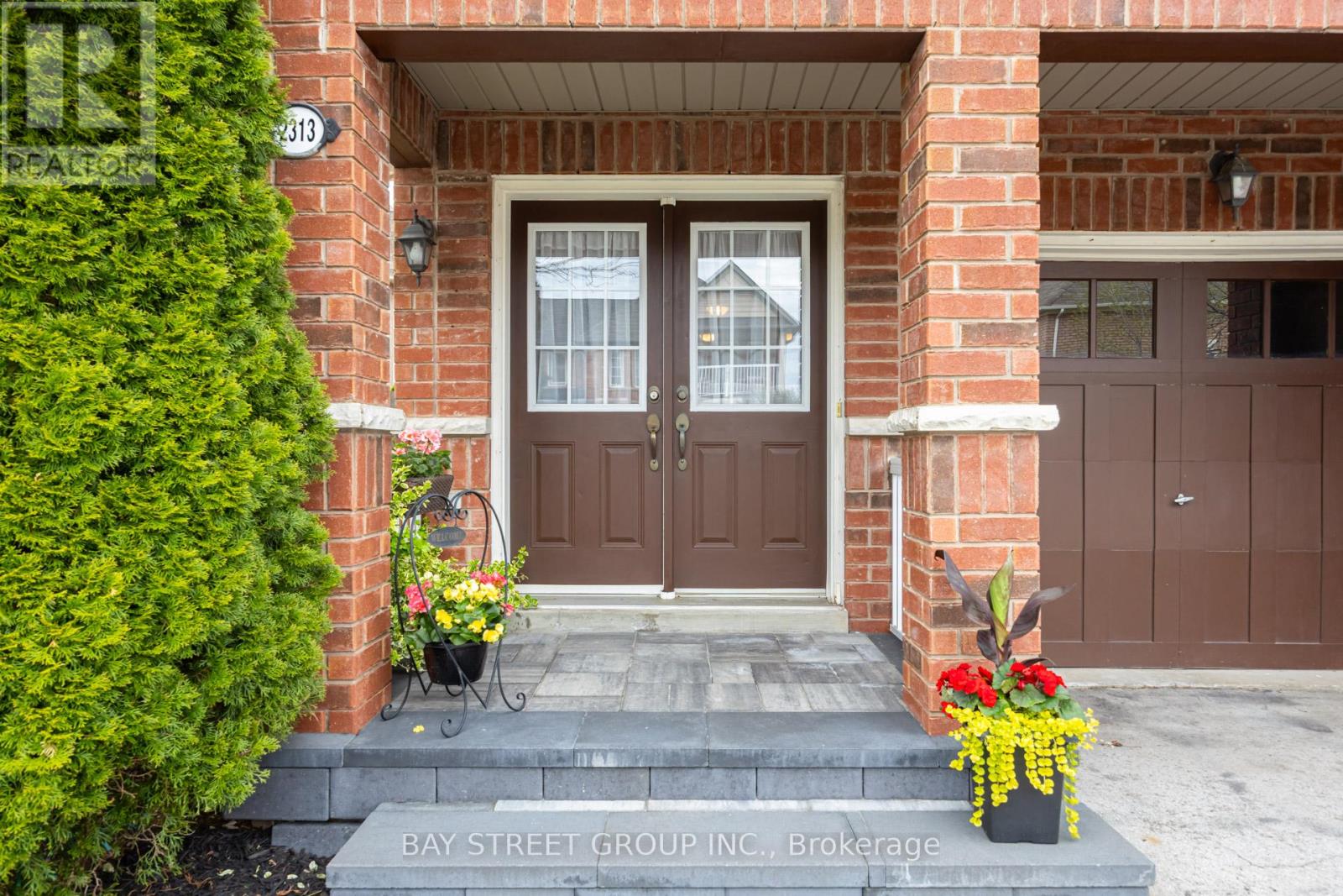 2313 Saddlecreek Crescent, Oakville, Ontario  L6M 5J6 - Photo 2 - W13092904