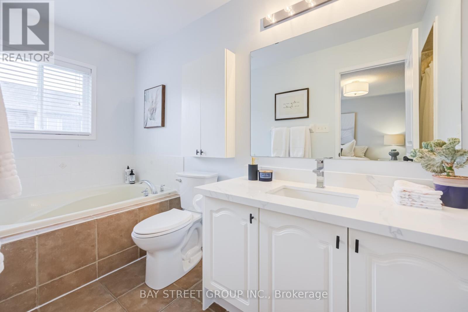 2313 Saddlecreek Crescent, Oakville, Ontario  L6M 5J6 - Photo 24 - W13092904