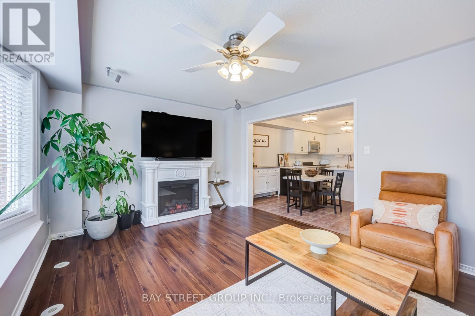2313 Saddlecreek Crescent, Oakville, Ontario  L6M 5J6 - Photo 8 - W13092904