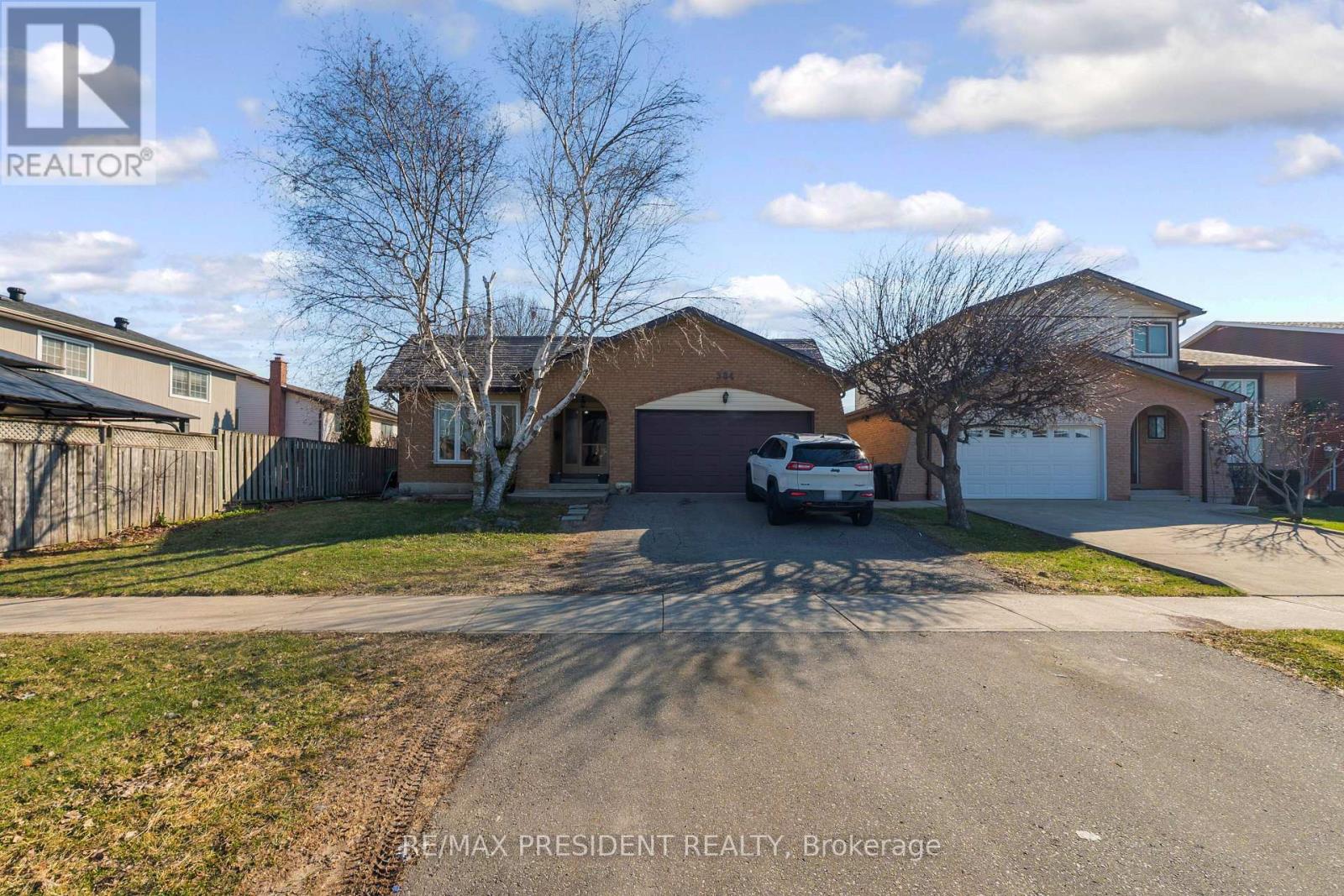 384 Centre Street N, Brampton, Ontario  L6V 3L6 - Photo 3 - W13092968