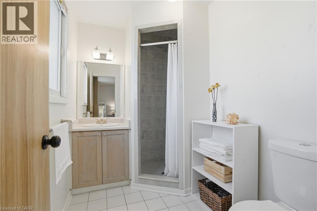 4582 St Volodymyr Court, Beamsville, Ontario  L3J 0B5 - Photo 15 - 40827560