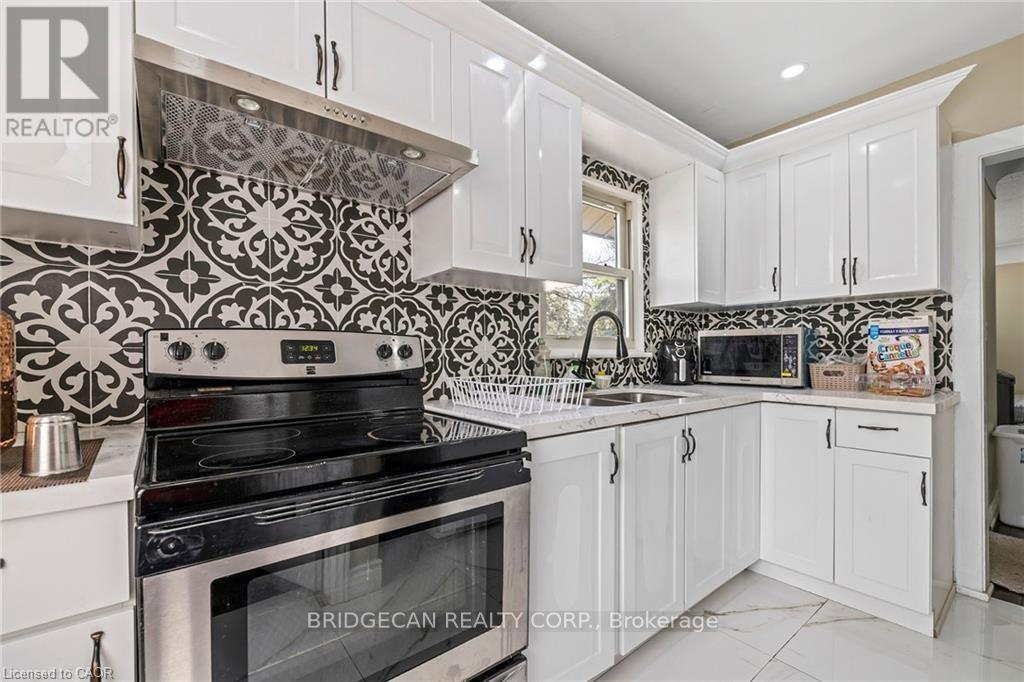 1 - 38 Lake Avenue N, Hamilton, Ontario  L8E 1L3 - Photo 2 - X13092756