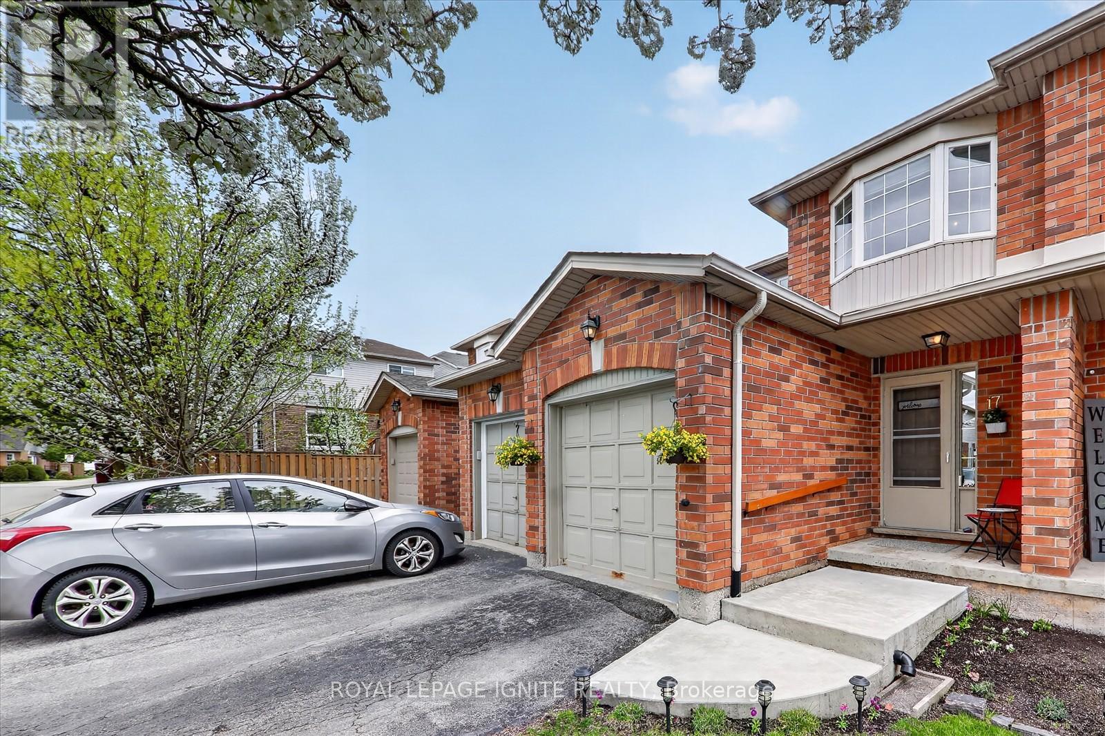 17 - 174 Highbury Drive, Hamilton, Ontario  L8J 3T8 - Photo 3 - X13092794
