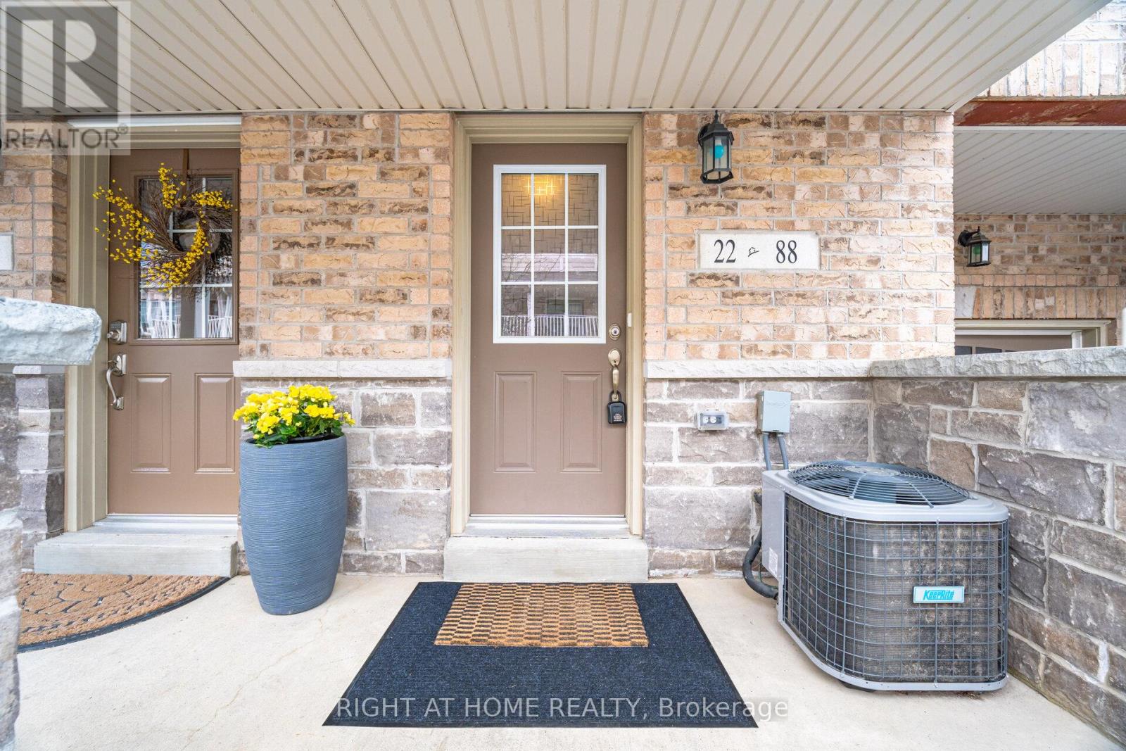 22 - 88 Decorso Drive, Guelph, Ontario  N1L 0A9 - Photo 6 - X13092864