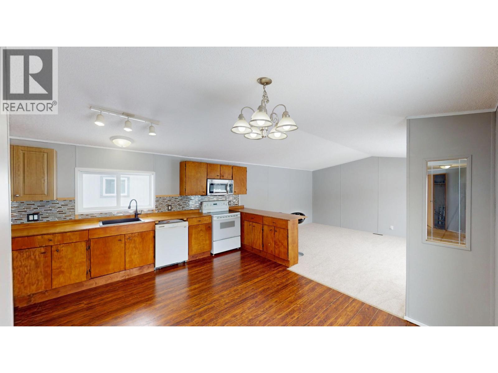 57 7414 Forest Lawn Street, Fort St. John, British Columbia  V1J 8B7 - Photo 4 - R3099444