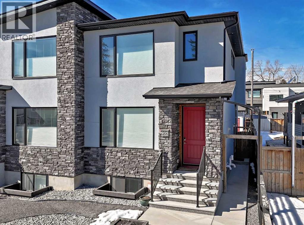 935 Regal Crescent NE, Calgary, Alberta  T2E 5G8 - Photo 2 - A2299181