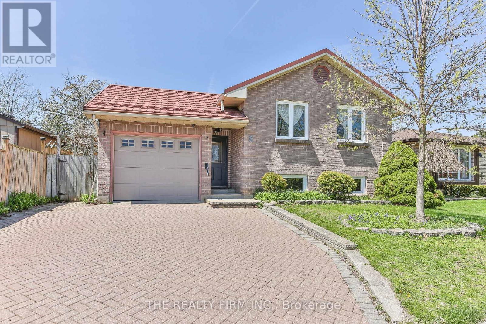 8 Quail Ridge Crescent