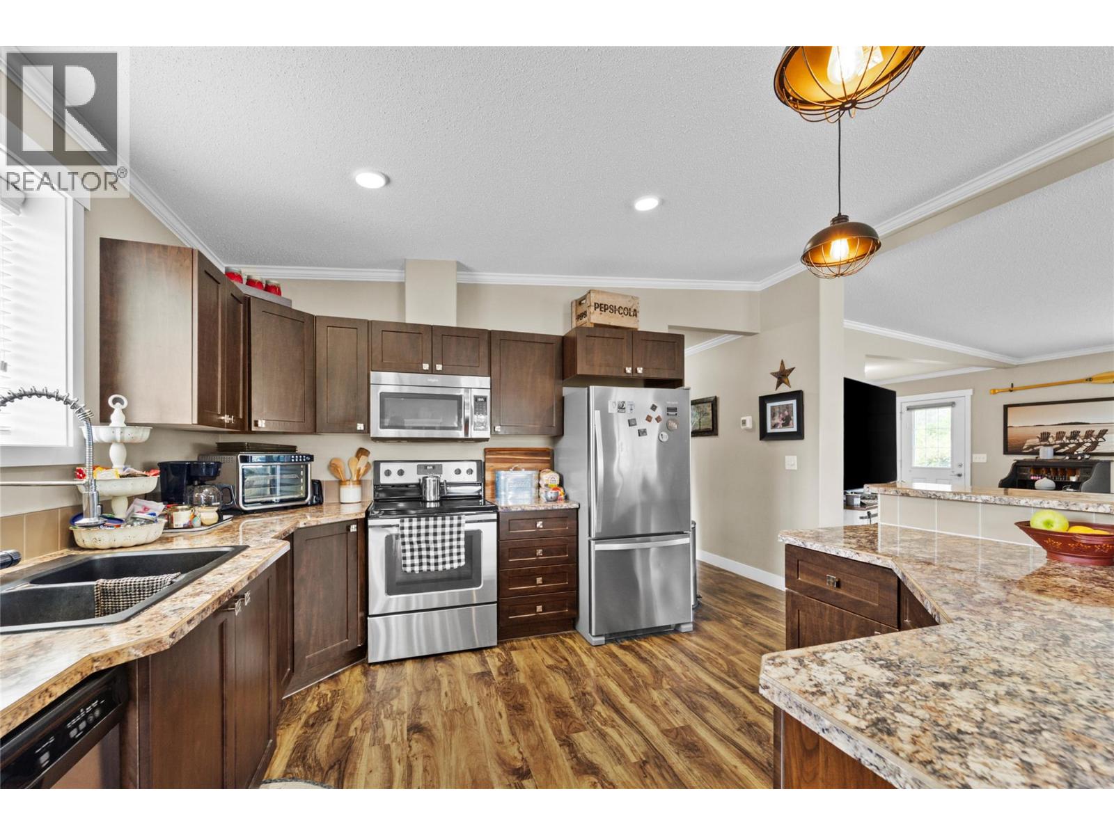 2544 Corkle Street, Merritt, British Columbia  V0K 1Y0 - Photo 4 - 10386354