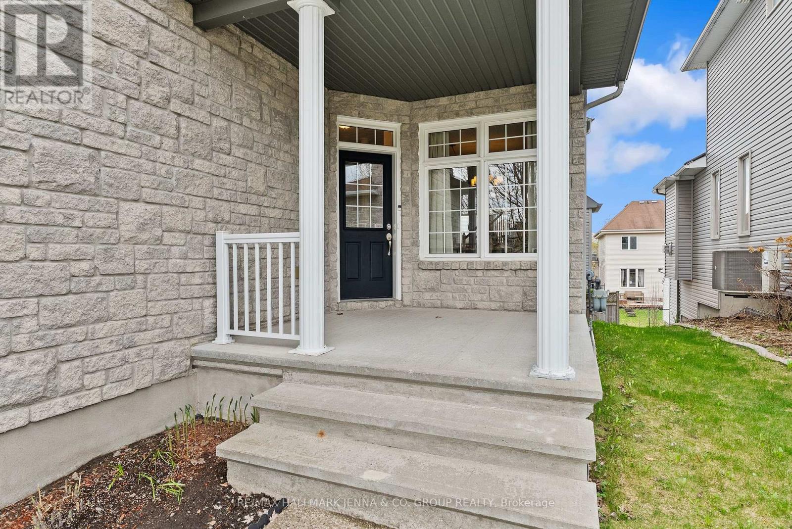 281 Topaze Crescent, Clarence-Rockland, Ontario  K4K 0E7 - Photo 2 - X13093034