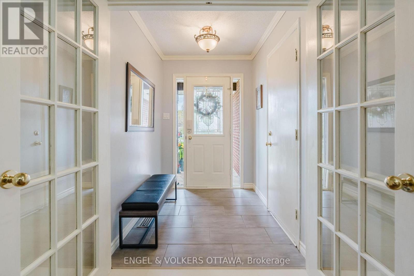 30 Huntings End Avenue, Ottawa, Ontario  K2M 1R3 - Photo 3 - X13093092
