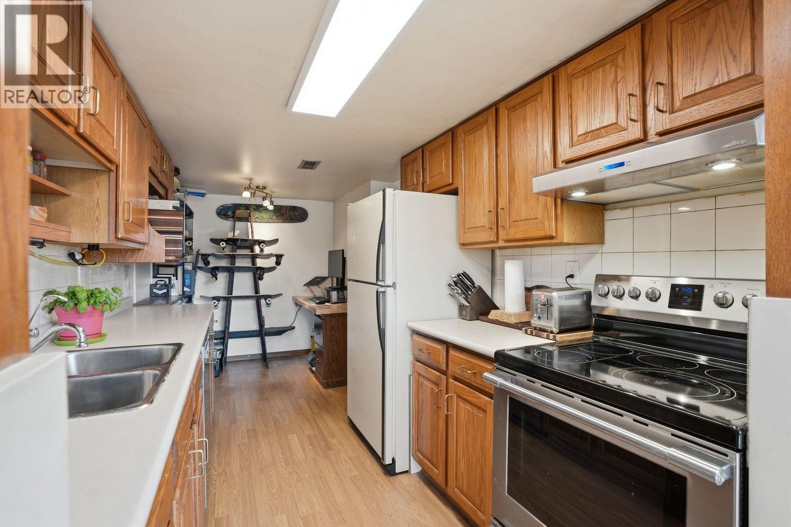 1021 Old Lillooet Road, North Vancouver, British Columbia  V7J 3H6 - Photo 11 - R3120429