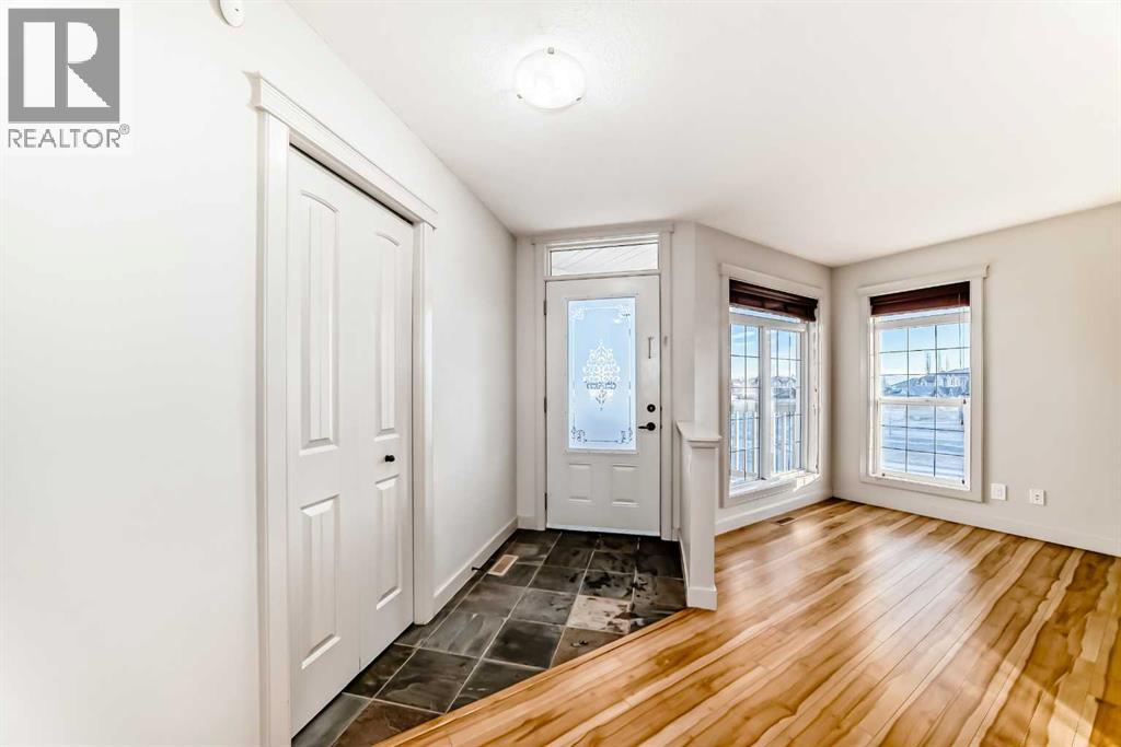 1156 Sherwood Boulevard Nw, Calgary, Alberta  T3R 1P3 - Photo 3 - A2280119