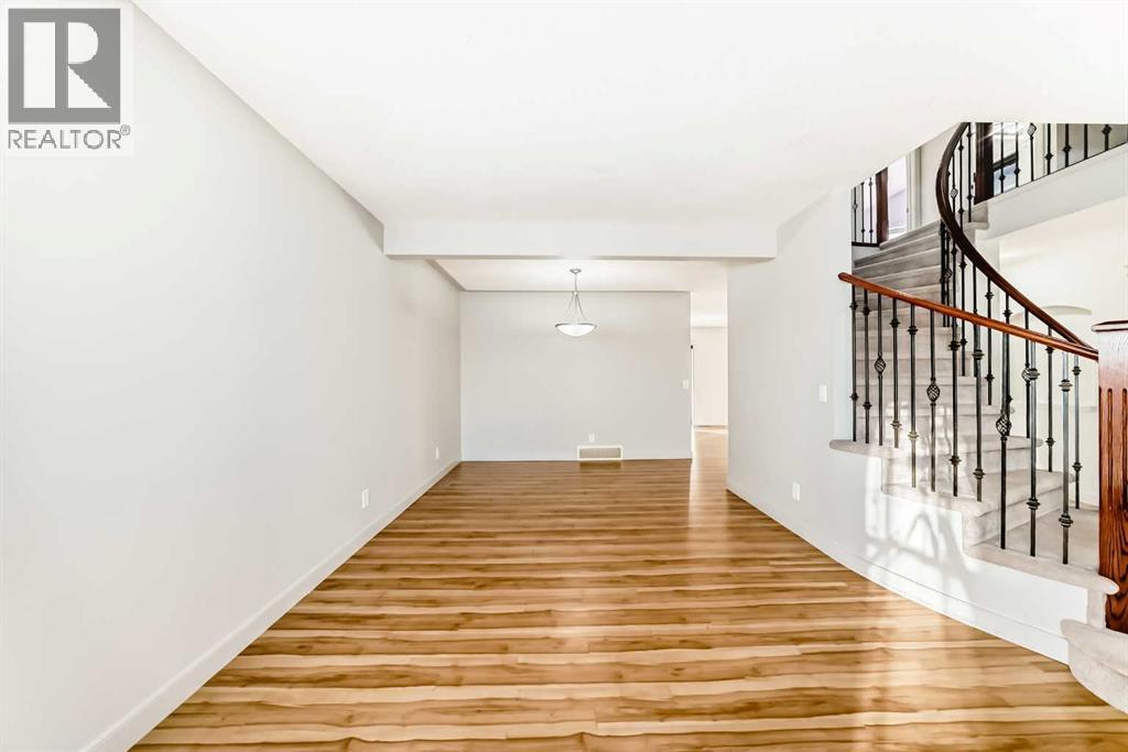 1156 Sherwood Boulevard Nw, Calgary, Alberta  T3R 1P3 - Photo 17 - A2280119