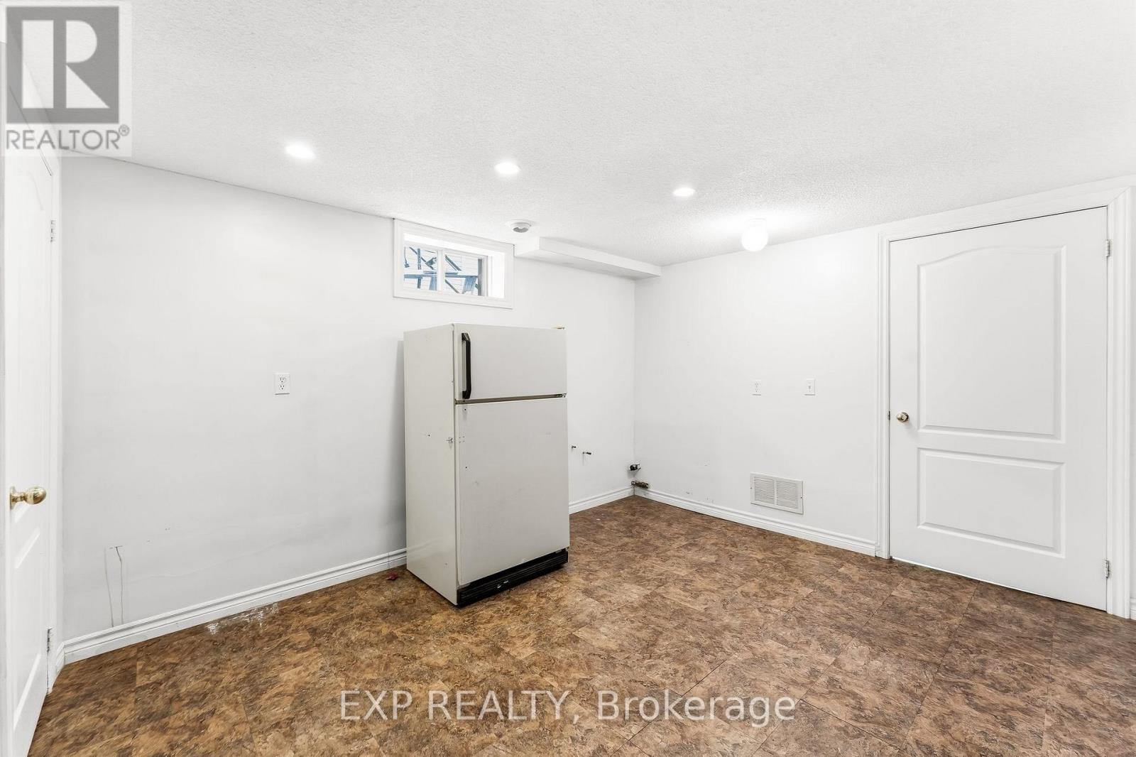 570 Annandale Street, Oshawa, Ontario  L1H 7S7 - Photo 27 - E13093100