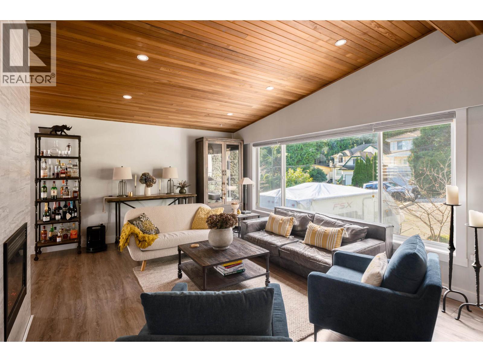 3642 Sykes Road, North Vancouver, British Columbia  V7K 2A7 - Photo 4 - R3120435