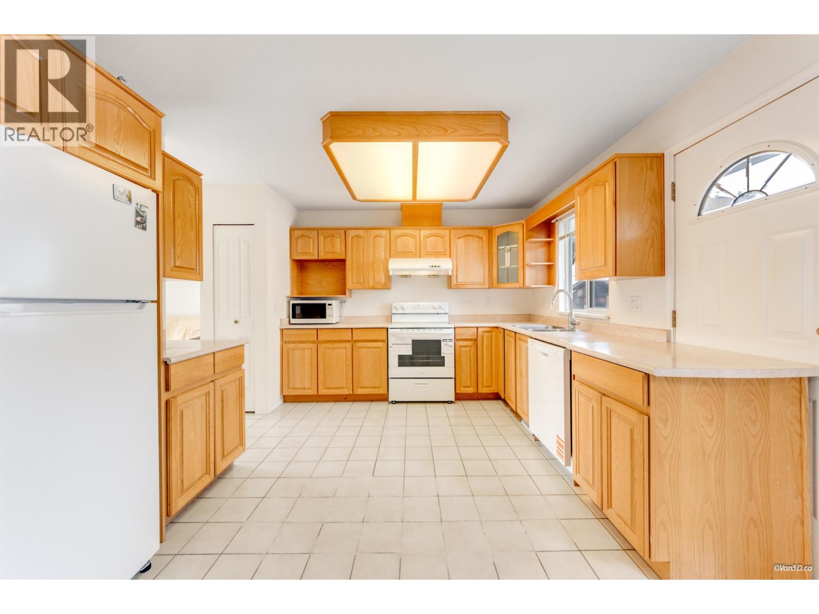 3315 El Casa Court, Coquitlam, British Columbia  V3E 2P9 - Photo 8 - R3120440