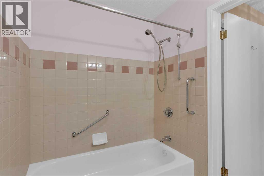 2831 Dovely Park Se, Calgary, Alberta  T2B 3G3 - Photo 12 - A2308440