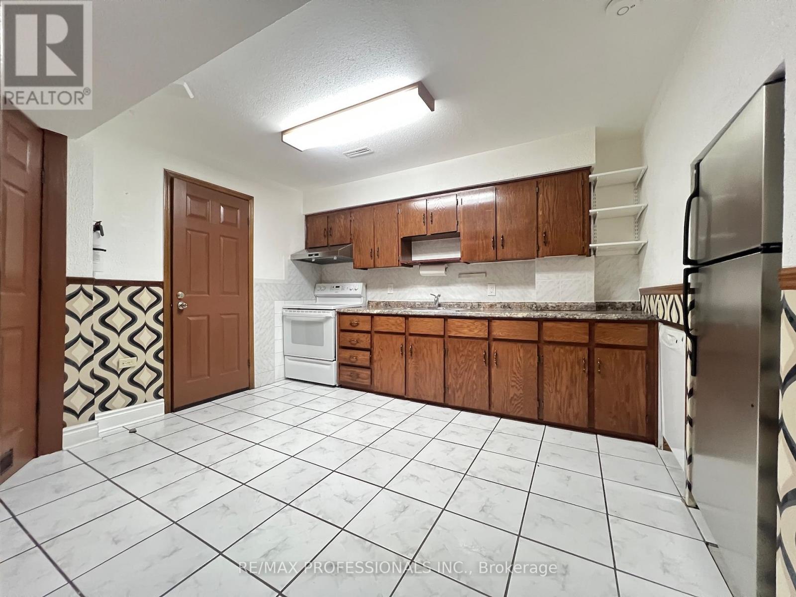 Basement - 94 Bremen Lane, Mississauga, Ontario  L5M 2N5 - Photo 14 - W12974484