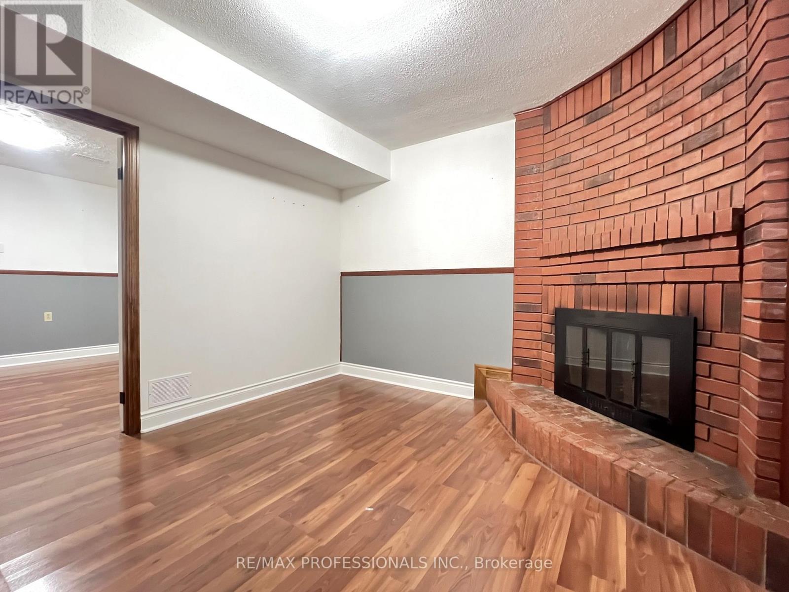 Basement - 94 Bremen Lane, Mississauga, Ontario  L5M 2N5 - Photo 24 - W12974484