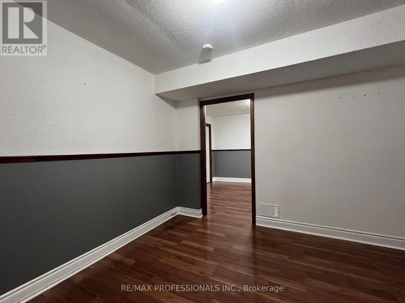 Basement - 94 Bremen Lane, Mississauga, Ontario  L5M 2N5 - Photo 25 - W12974484