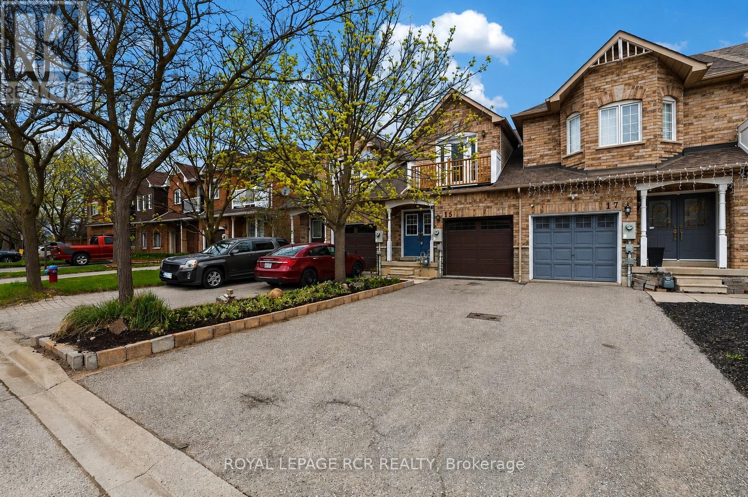 15 Dominion Gardens Drive, Halton Hills, Ontario  L7G 6A9 - Photo 2 - W13091504
