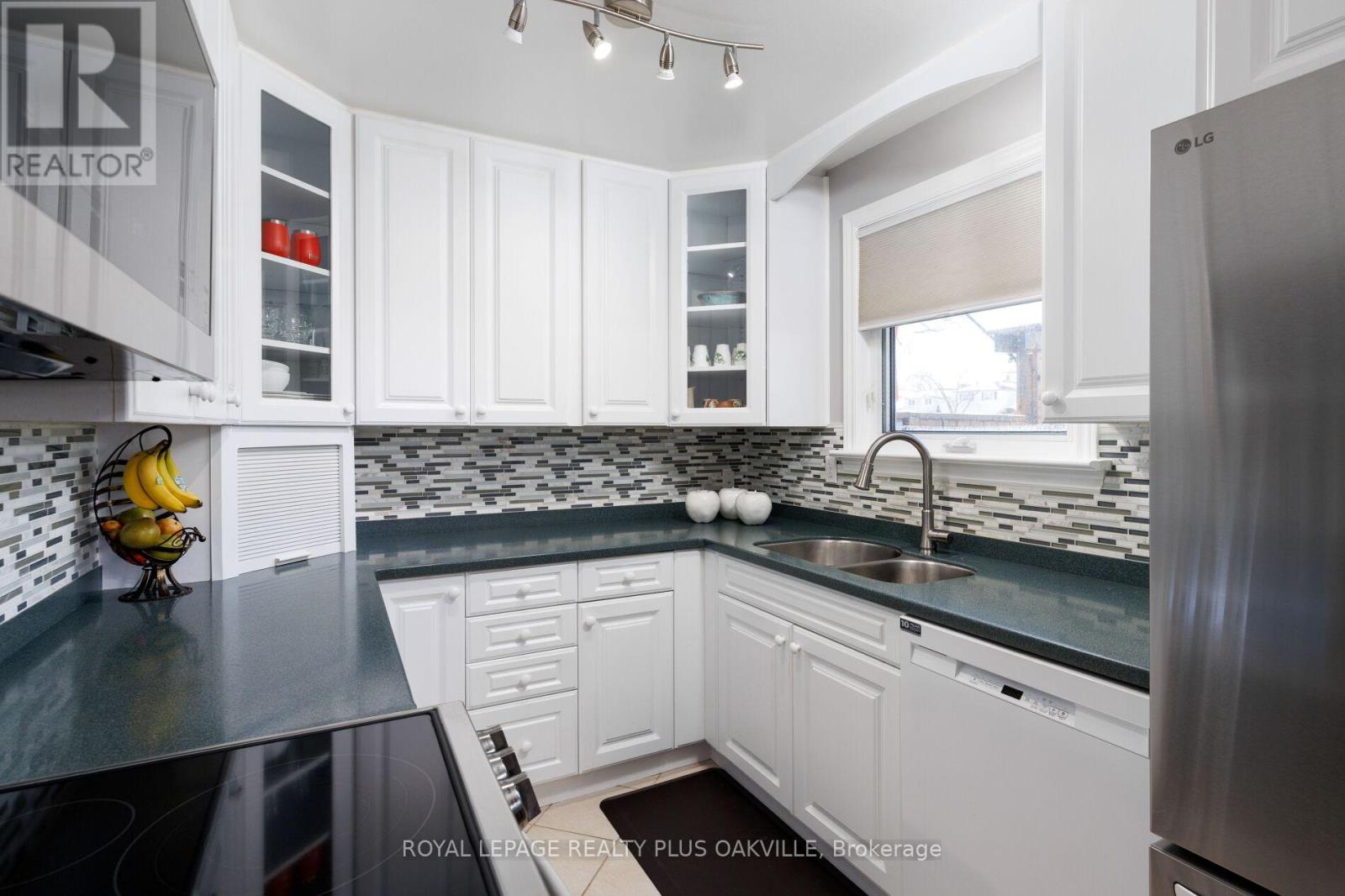 475 Sunset Drive, Oakville, Ontario  L6L 3N3 - Photo 11 - W13090716