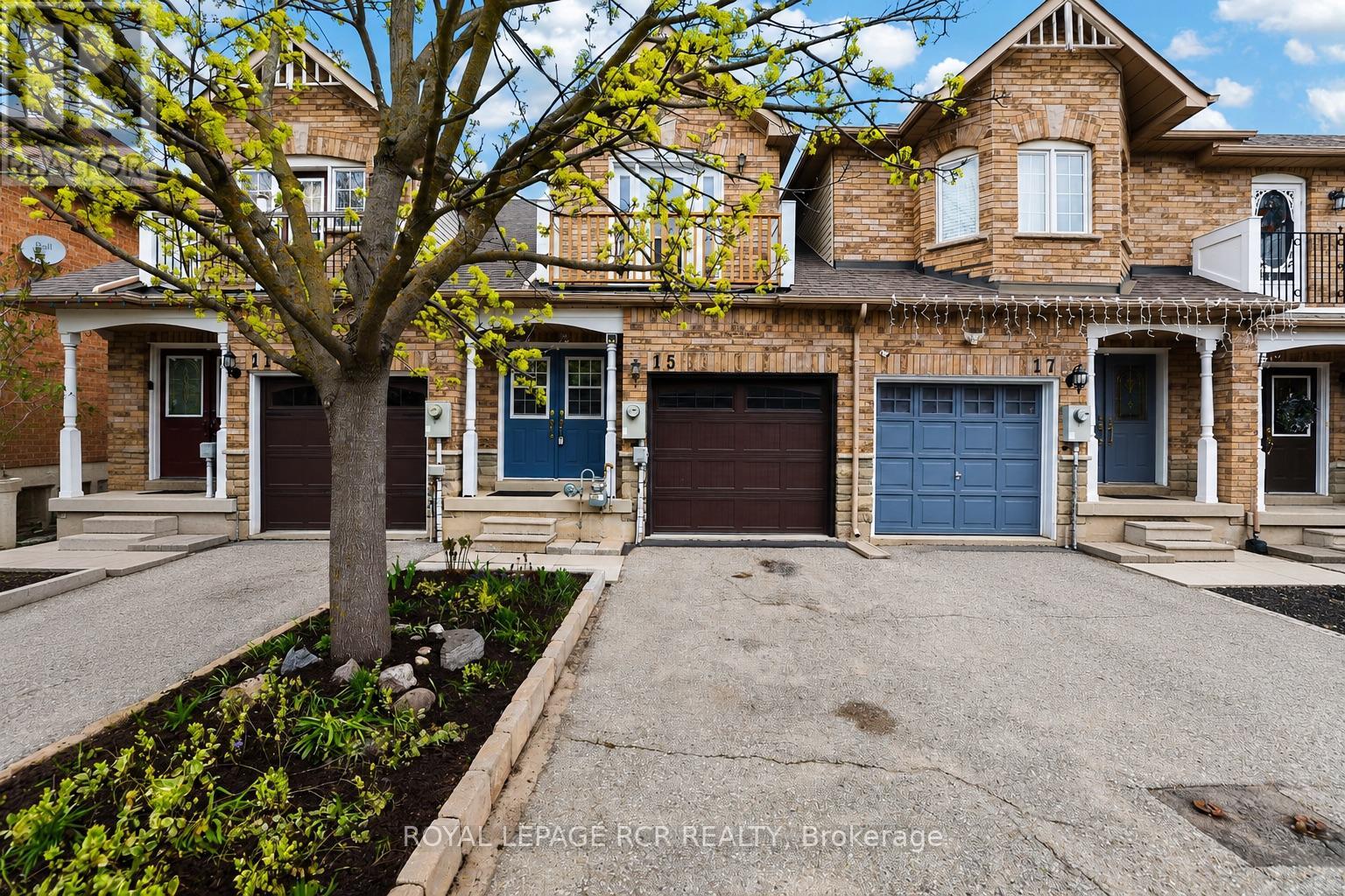 15 Dominion Gardens Drive, Halton Hills, Ontario  L7G 6A9 - Photo 3 - W13091504