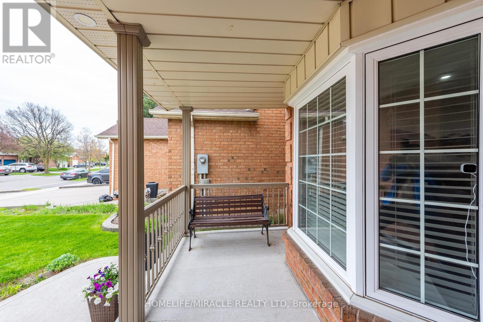 5457 Heritage Hills Boulevard, Mississauga, Ontario  L5R 2H4 - Photo 3 - W13092752