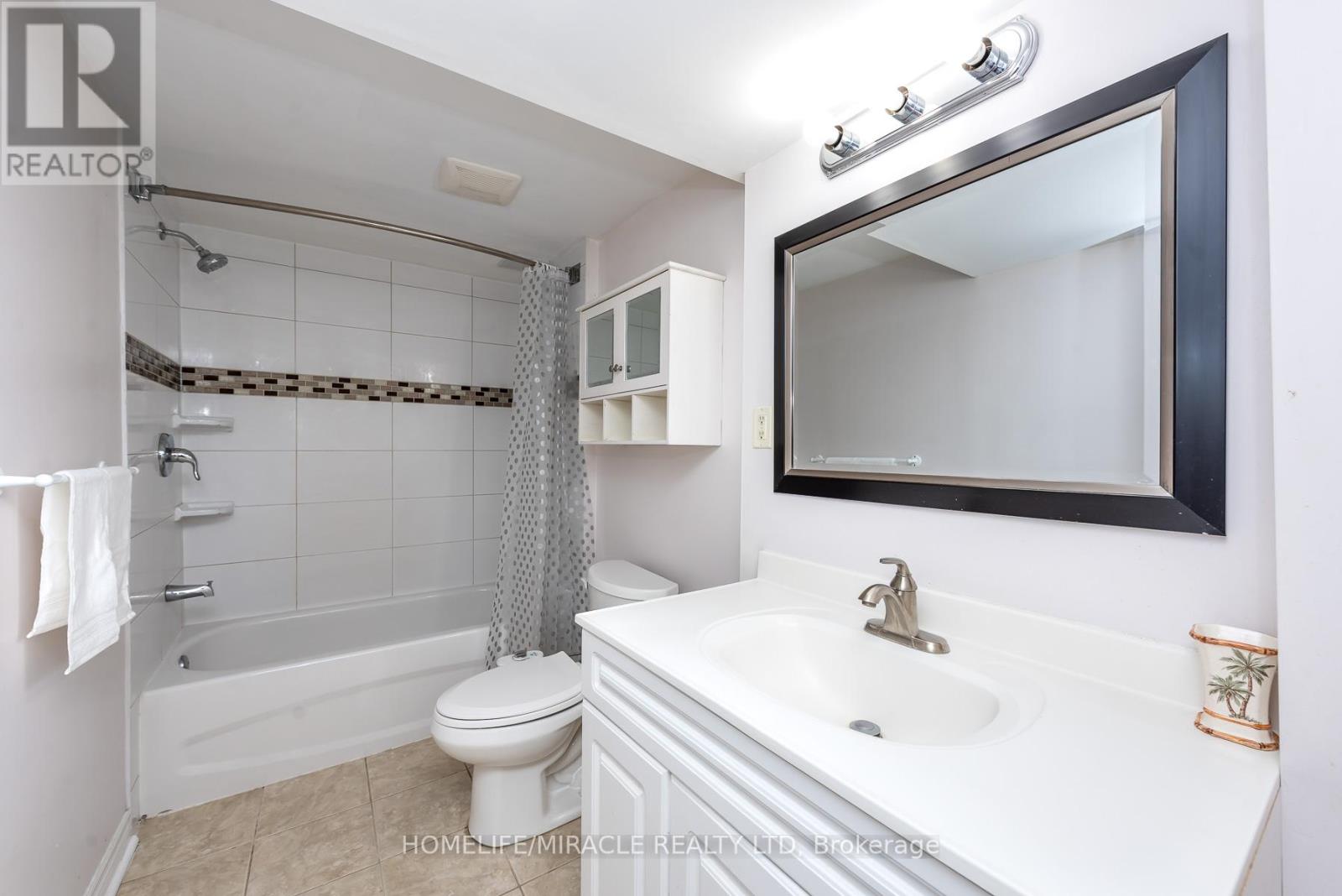 5457 Heritage Hills Boulevard, Mississauga, Ontario  L5R 2H4 - Photo 36 - W13092752