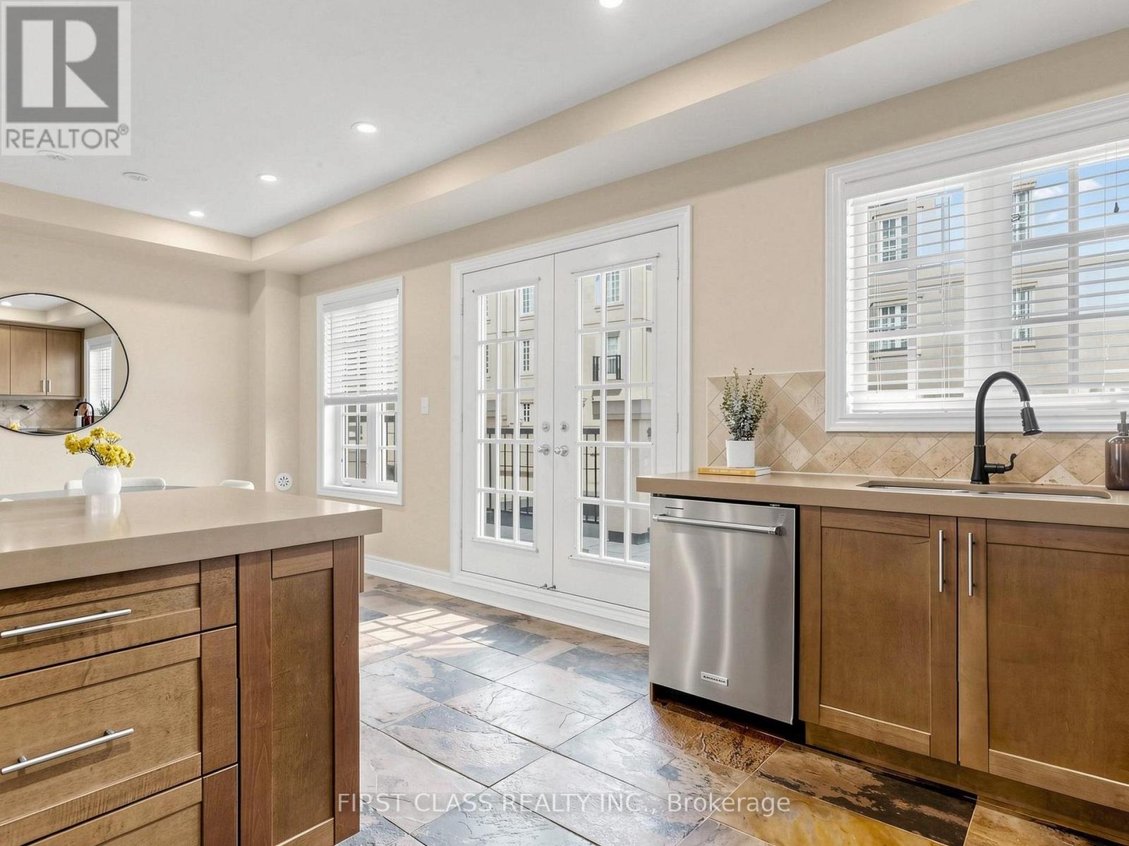 40 Bonnycastle Road, Markham, Ontario  L6G 0C4 - Photo 4 - N13093082