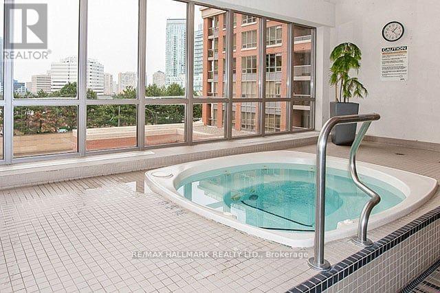 318 - 320 City Centre Drive, Mississauga, Ontario  L5B 4P8 - Photo 10 - W13093038