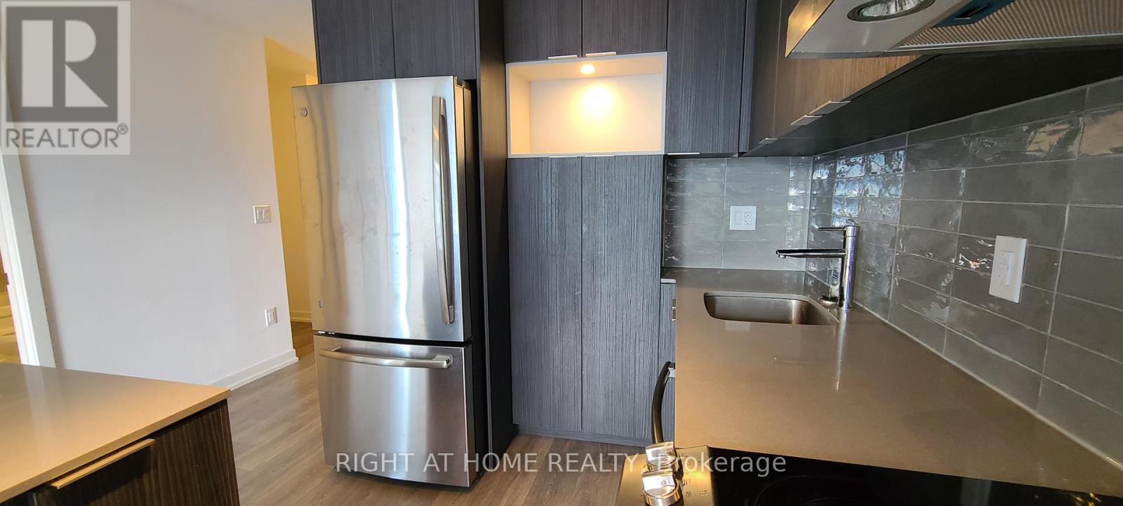 1817 - 2520 Eglinton Avenue W, Mississauga, Ontario  L5M 0Y4 - Photo 16 - W13093096