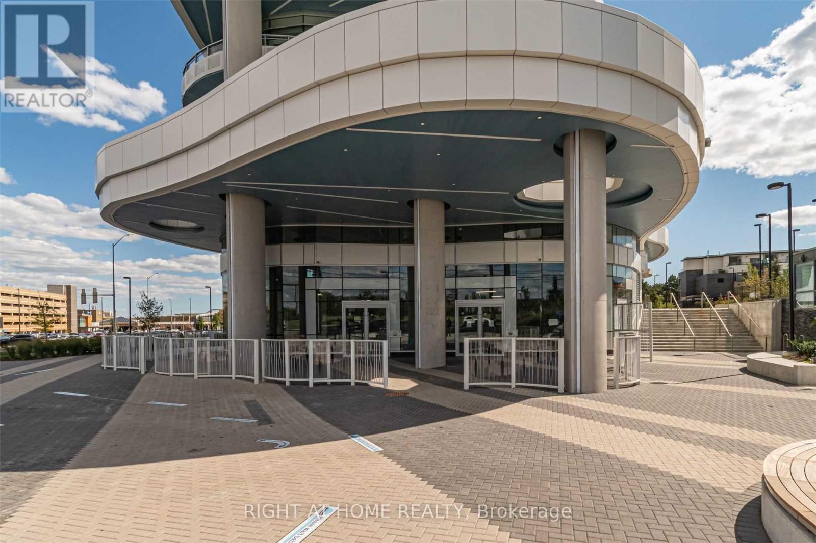 1817 - 2520 Eglinton Avenue W, Mississauga, Ontario  L5M 0Y4 - Photo 4 - W13093096