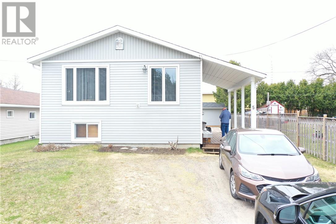 5 Algoma, Webbwood, Ontario