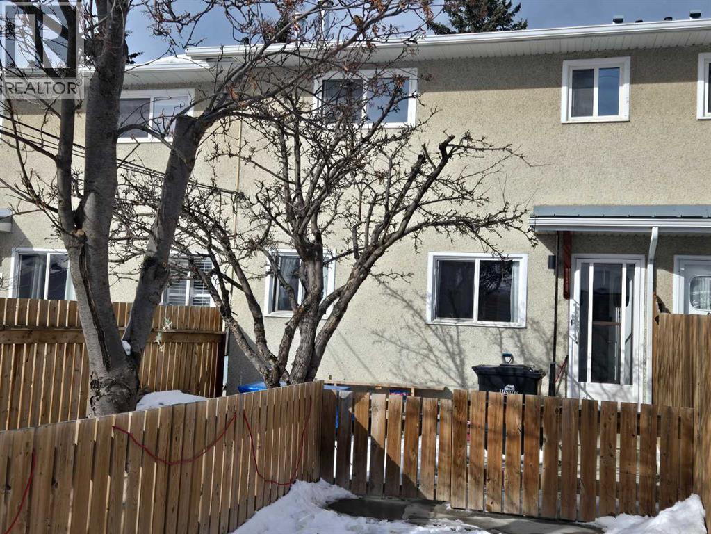 29, 441 Switzer Drive, Hinton, Alberta  T7V 1Z7 - Photo 2 - A2289634