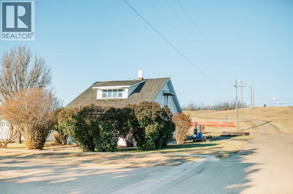 221 4th Avenue S, Big Valley, Alberta  T0J 0G0 - Photo 3 - A2277449