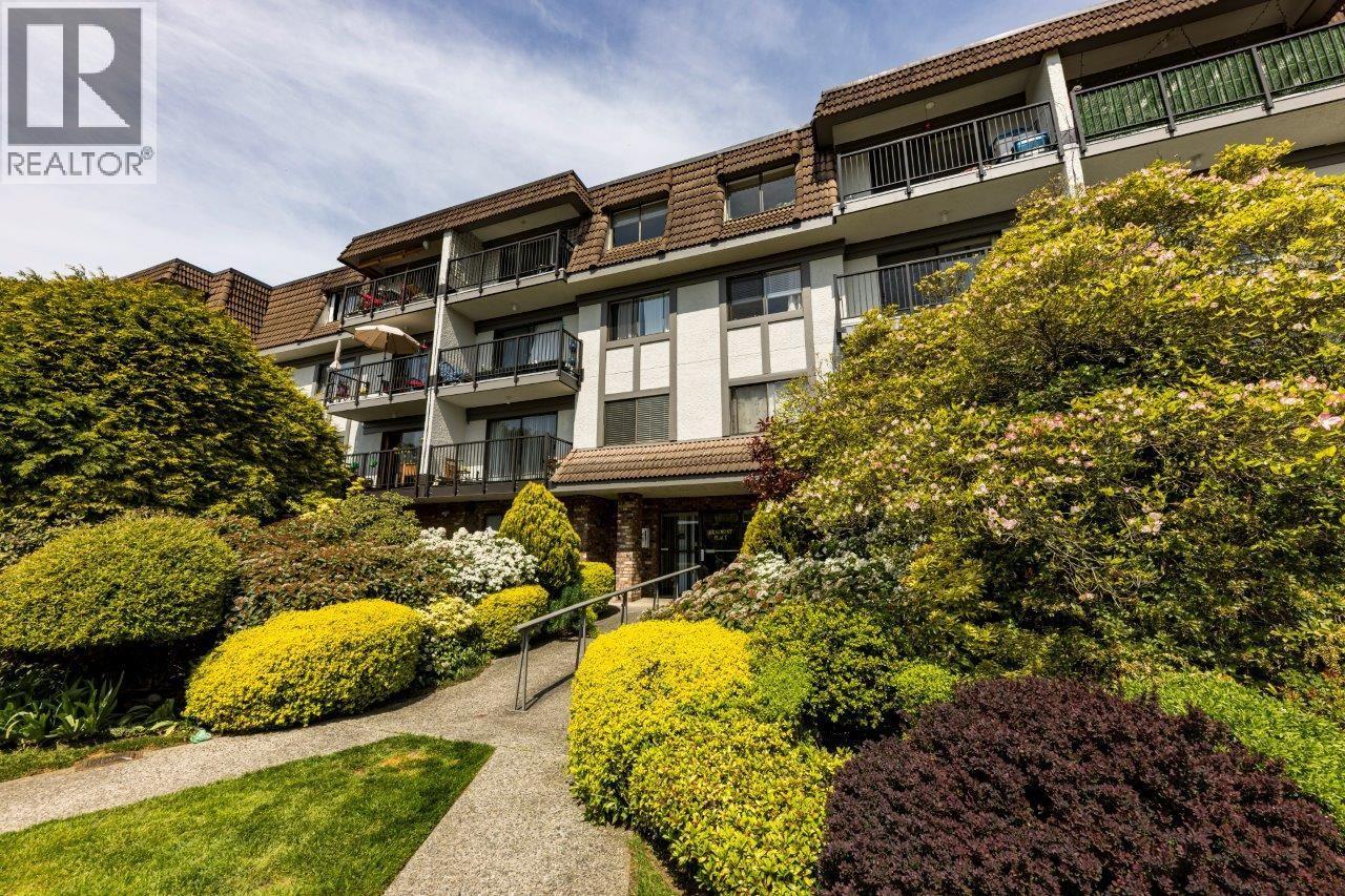 212 236 W 2ND STREET, North Vancouver, British Columbia
