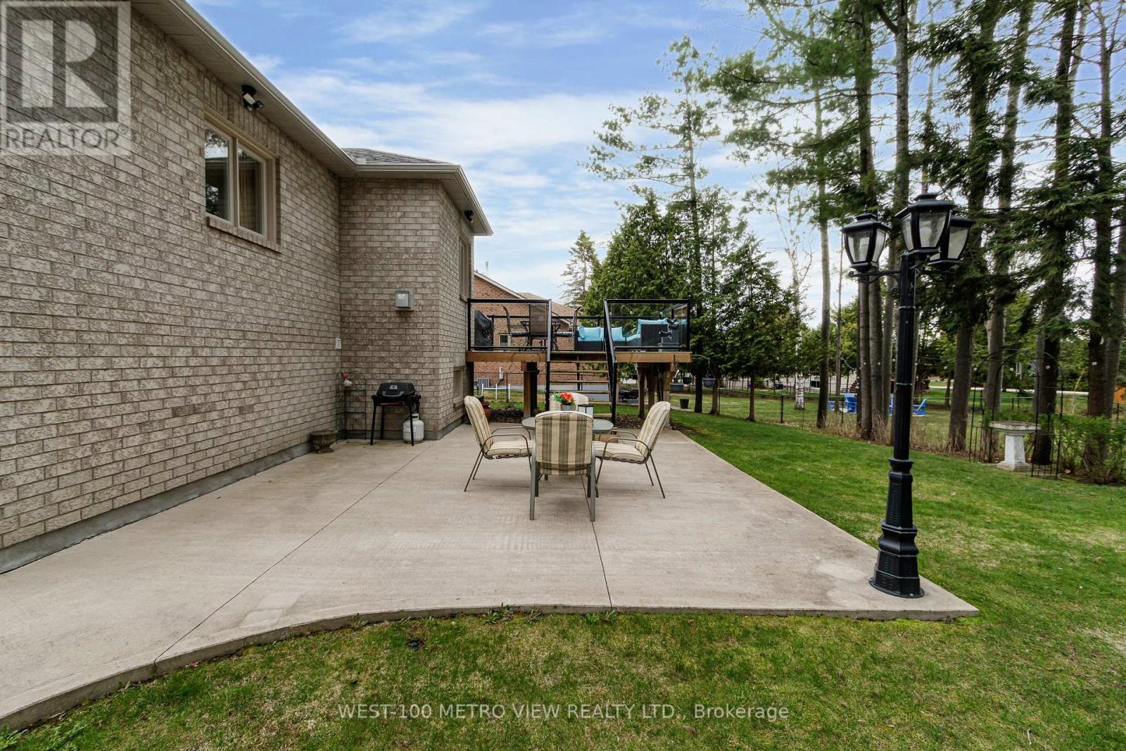 7 Fairway Crescent, Wasaga Beach, Ontario  L9Z 1C1 - Photo 45 - S13092382