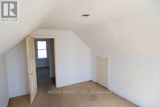 329 Talbot Street, Hamilton, Ontario  L8H 6T2 - Photo 7 - X13064998