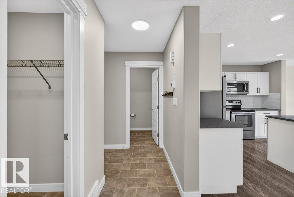 1363 Adamson Dr Sw, Edmonton, Alberta  T6W 3C2 - Photo 4 - E4486067