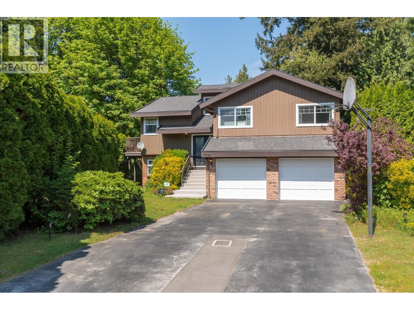 19541 119a Avenue, Pitt Meadows, British Columbia  V3Y 1K9 - Photo 2 - R3119349