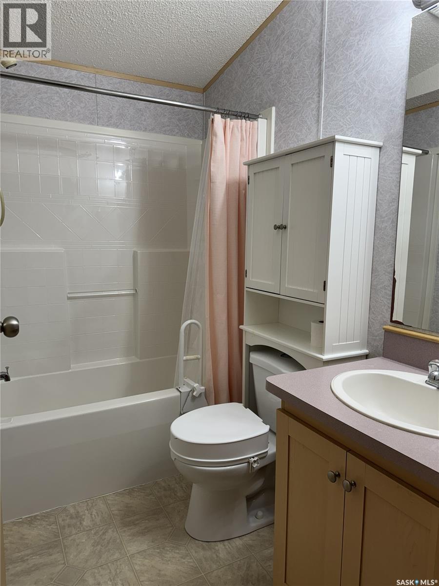 803 Railway Avenue, Strasbourg, Saskatchewan  S0G 4V0 - Photo 10 - SK035057