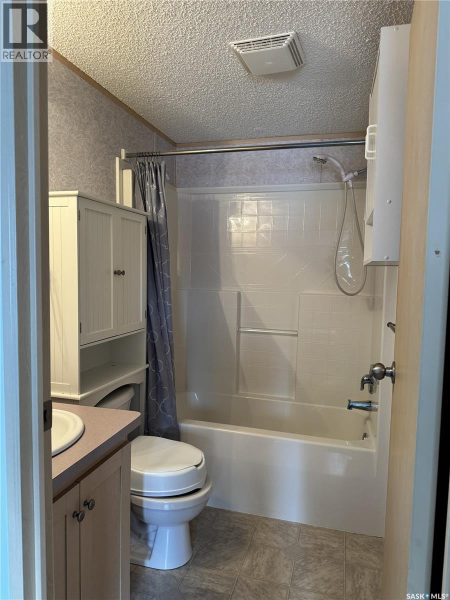 803 Railway Avenue, Strasbourg, Saskatchewan  S0G 4V0 - Photo 14 - SK035057