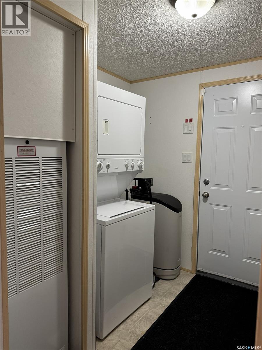 803 Railway Avenue, Strasbourg, Saskatchewan  S0G 4V0 - Photo 16 - SK035057