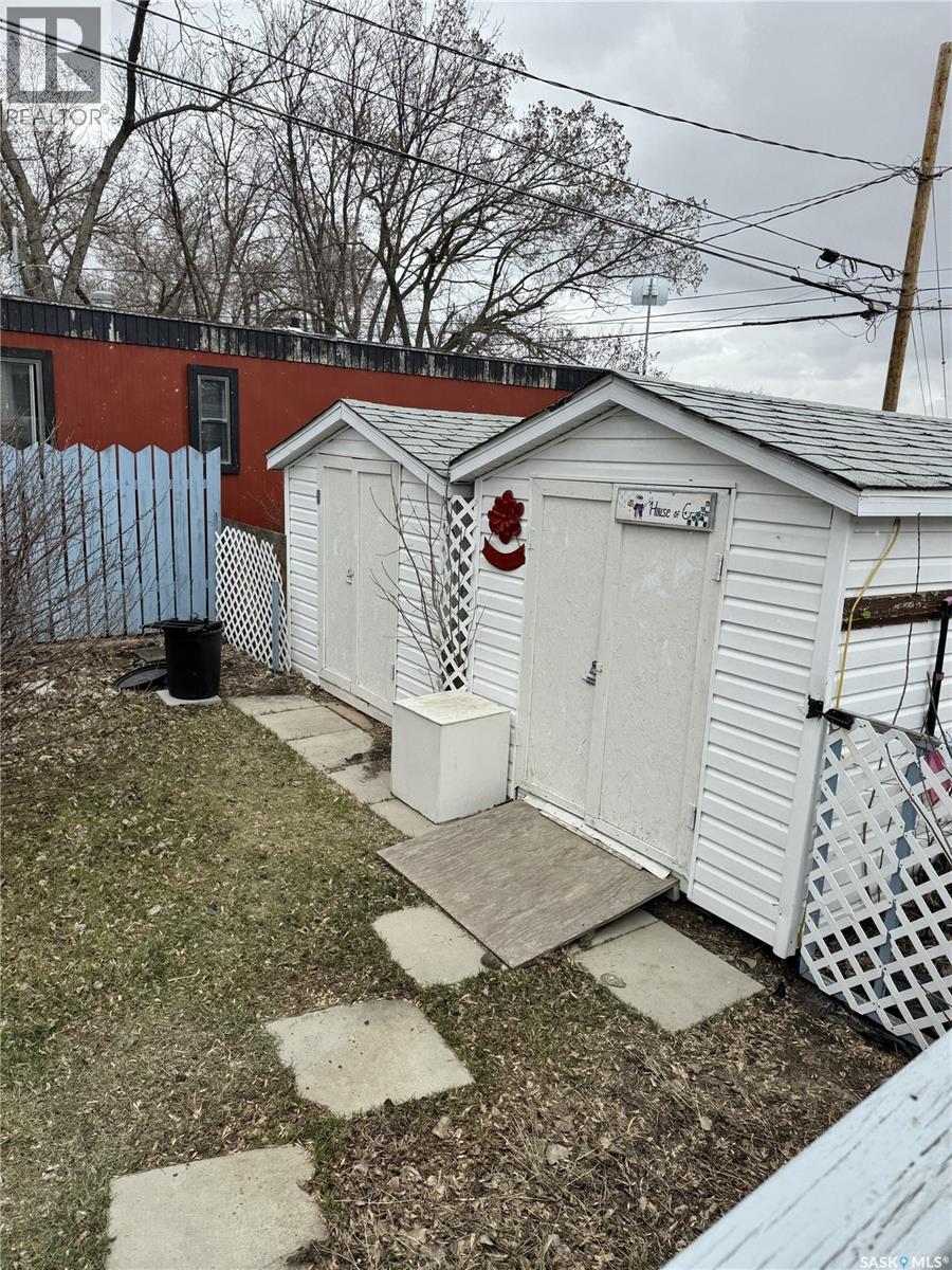 803 Railway Avenue, Strasbourg, Saskatchewan  S0G 4V0 - Photo 21 - SK035057
