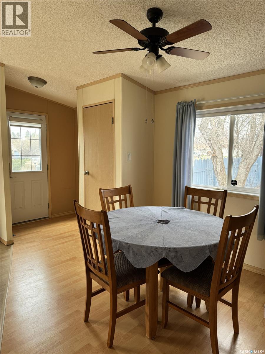 803 Railway Avenue, Strasbourg, Saskatchewan  S0G 4V0 - Photo 3 - SK035057