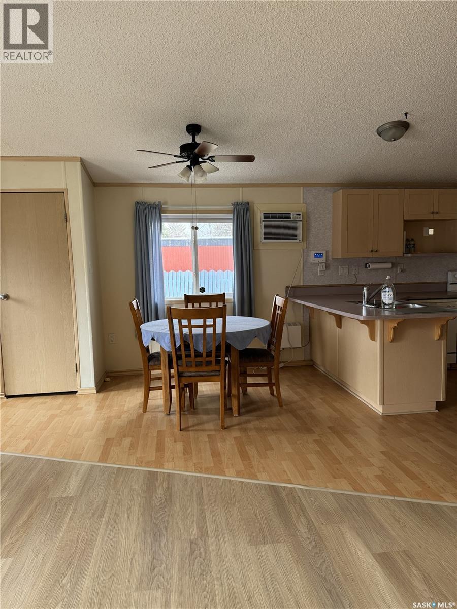 803 Railway Avenue, Strasbourg, Saskatchewan  S0G 4V0 - Photo 4 - SK035057